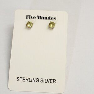 Five Minutes, NWT, Sterling Silver, Peridot stud pierced post earrings
